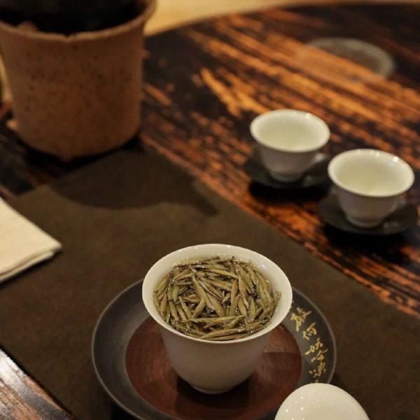 baihao yinzhen white tea